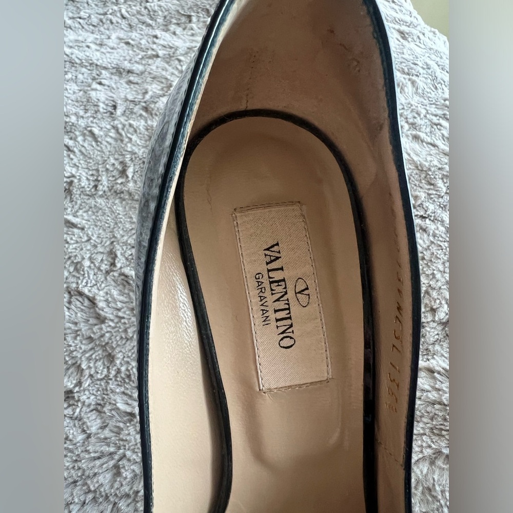 Valentino authentic patent leather bow stiletto heels - Picture 10 of 15